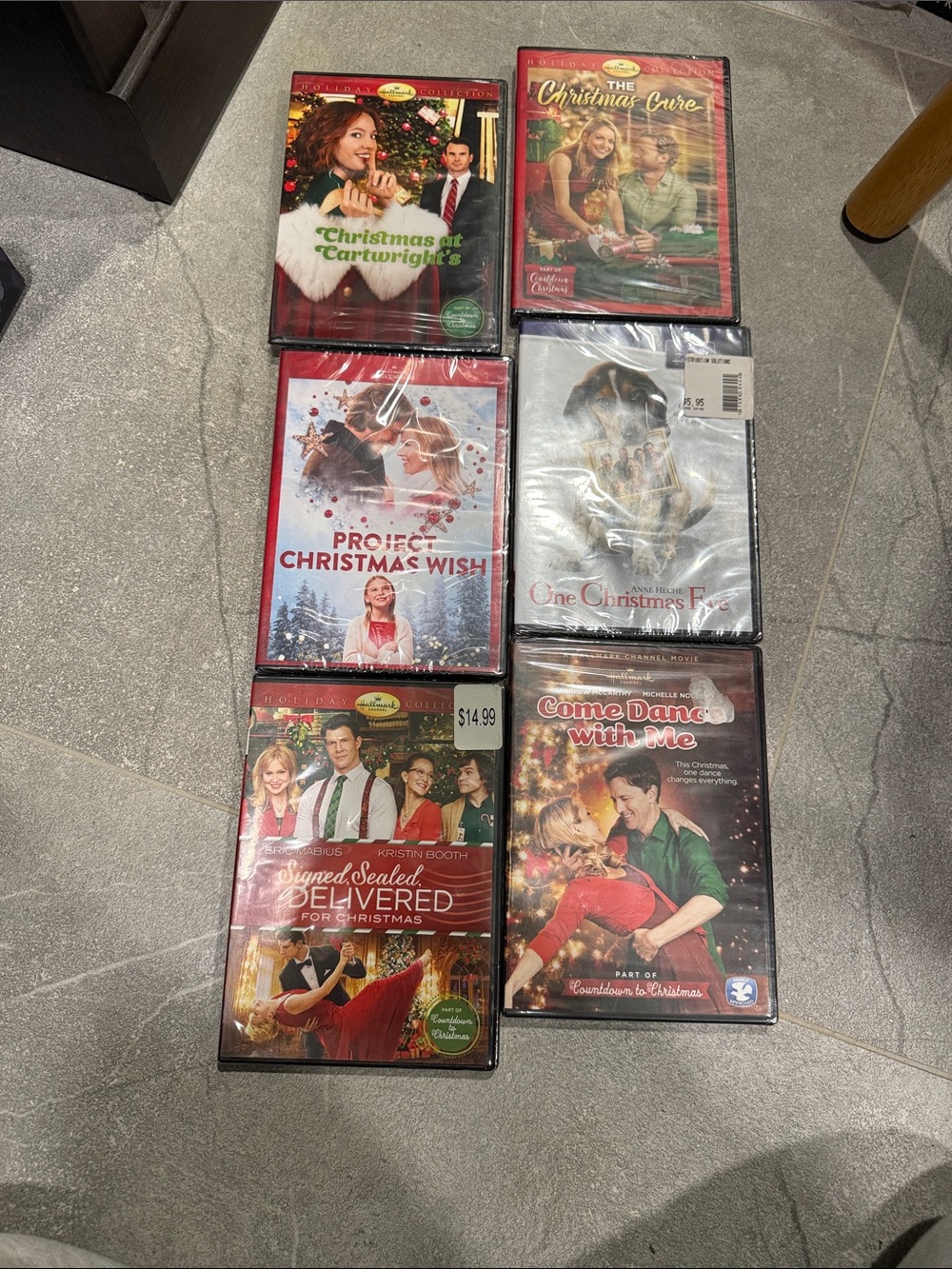 Holiday Christmas Movie DVD Lot - Red & Green Covers